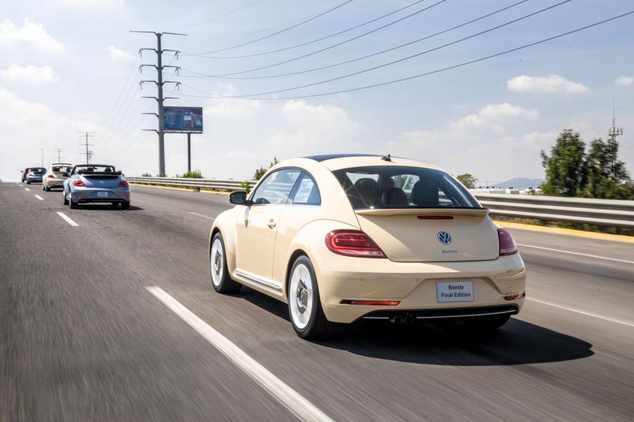  Volkswagen Beetle SEL Final Edition 2018 года  (WW) (фото 3 из 19)
